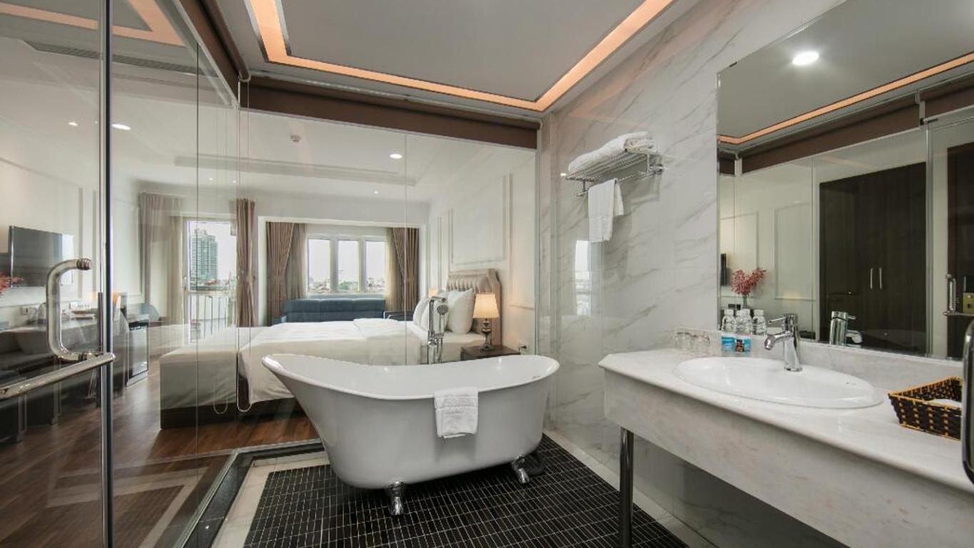 Quoc Hoa Premier Hotel