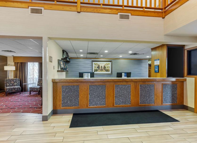 Front desk Photo