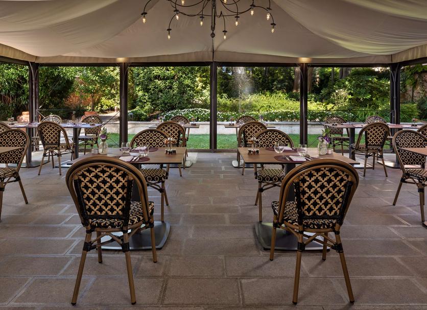 Dining room Photo