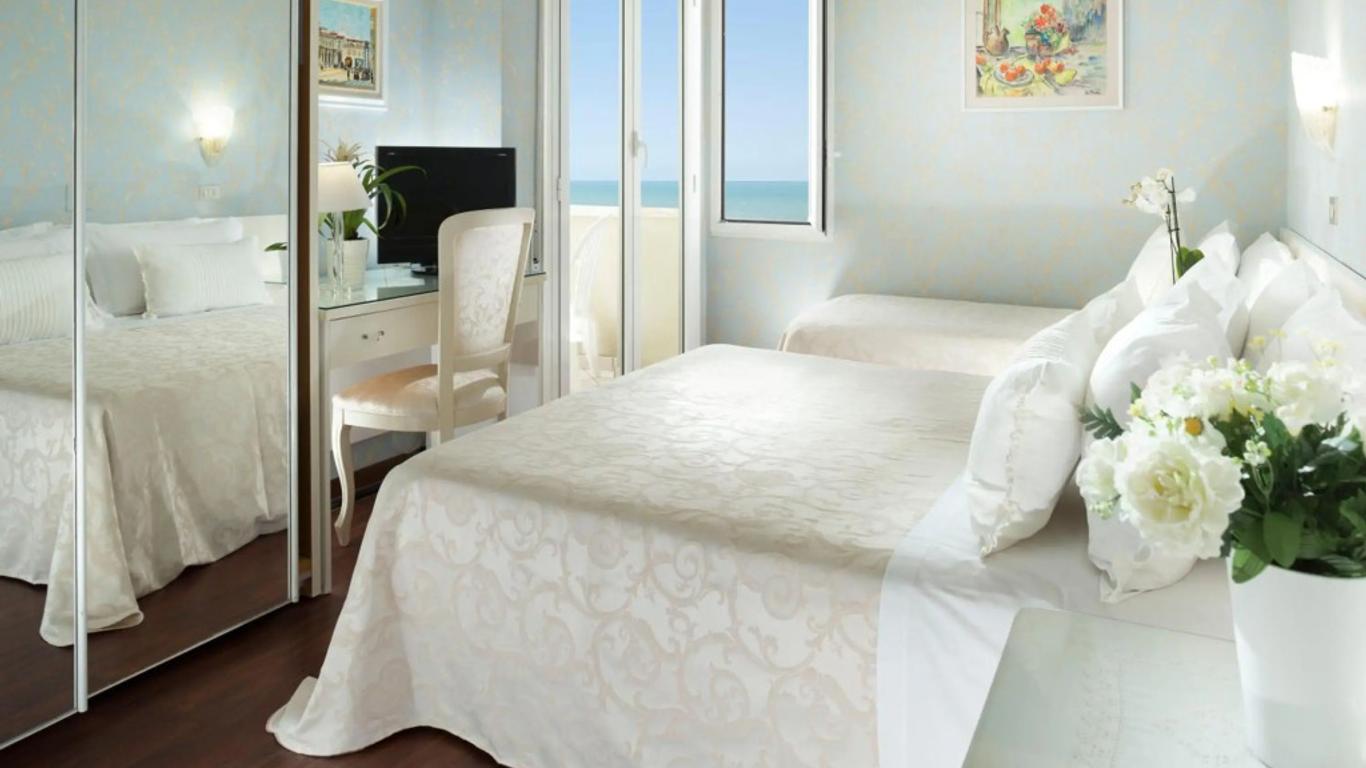 Hotel Admiral - on the beach