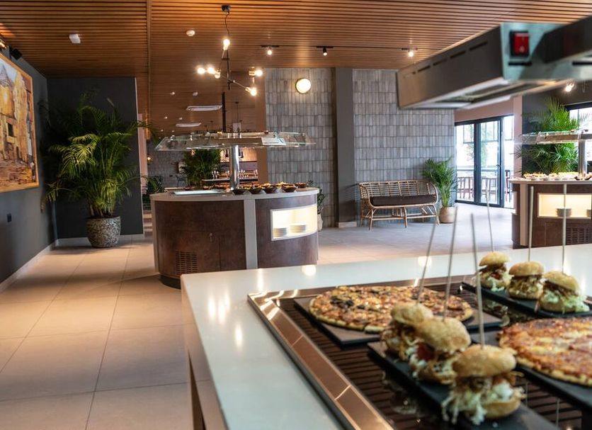 Buffet Photo