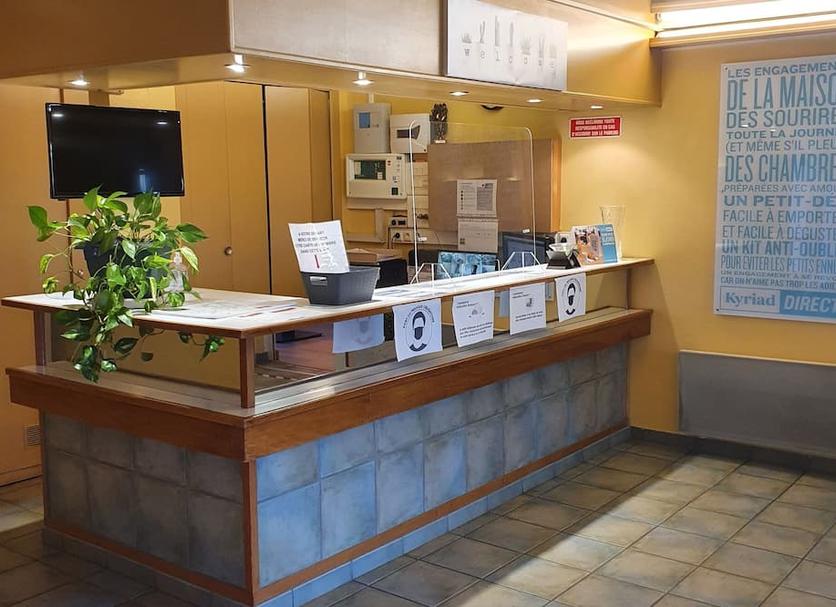Front desk Photo