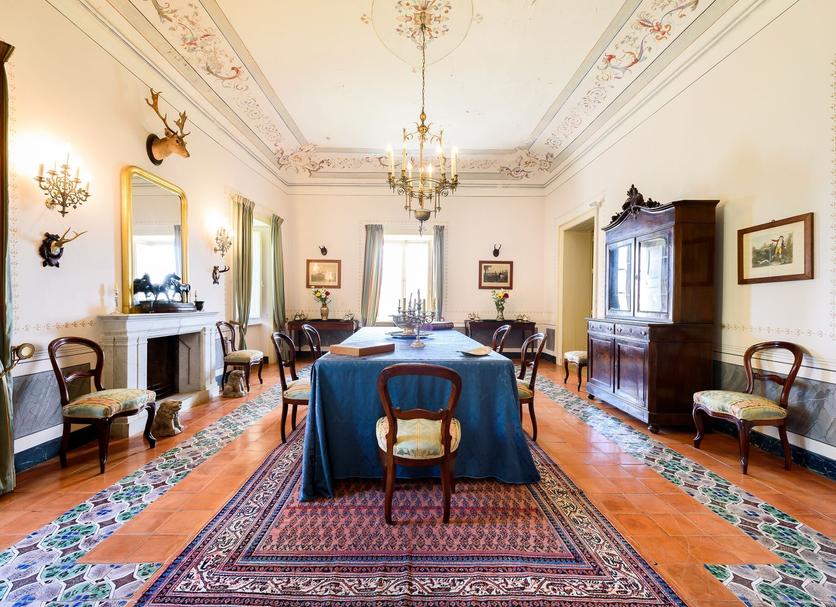 Dining room Photo
