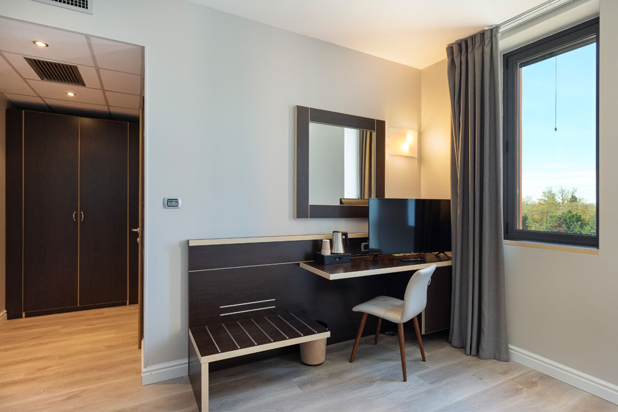 Room amenity