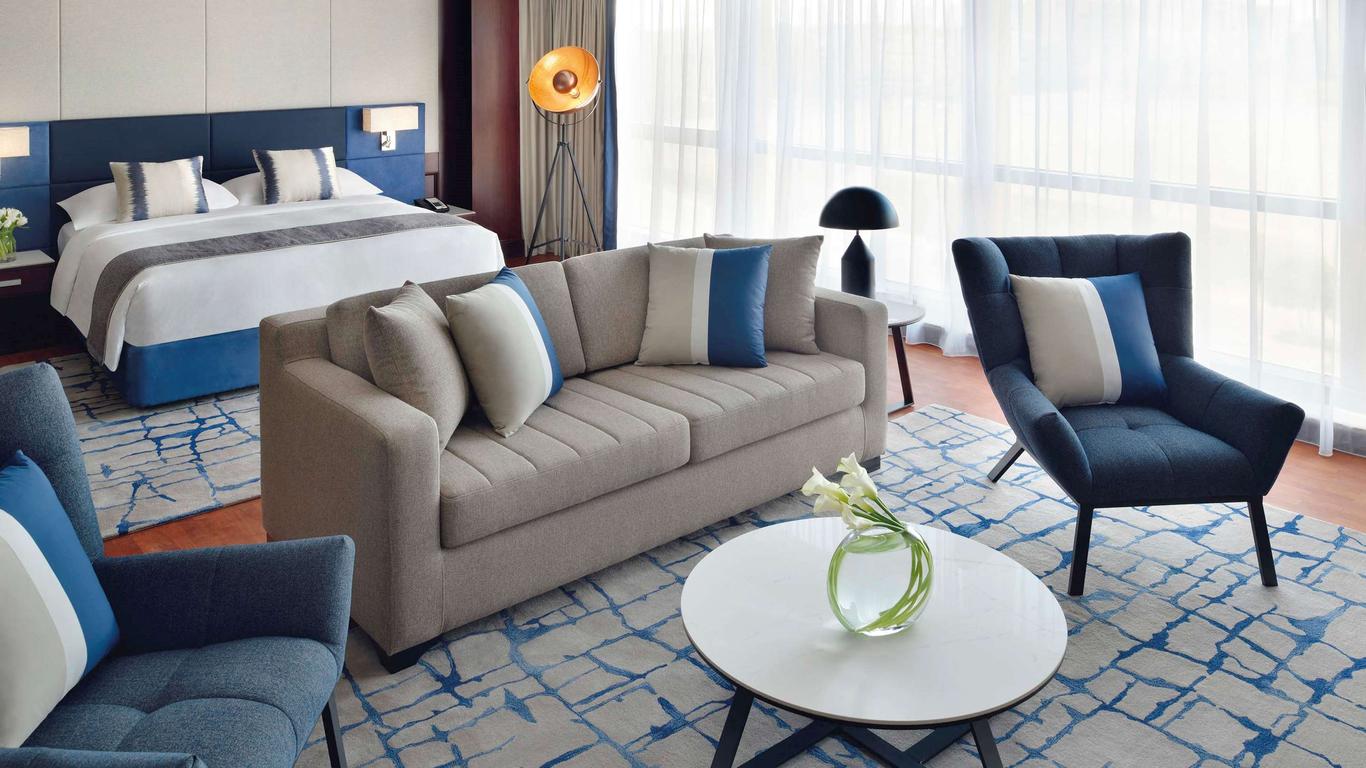 Mövenpick Hotel In Dubai Mövenpick Hotel & Apartments Bur Dubai £9. Dubai Hotel Deals & Reviews - KAYAK
