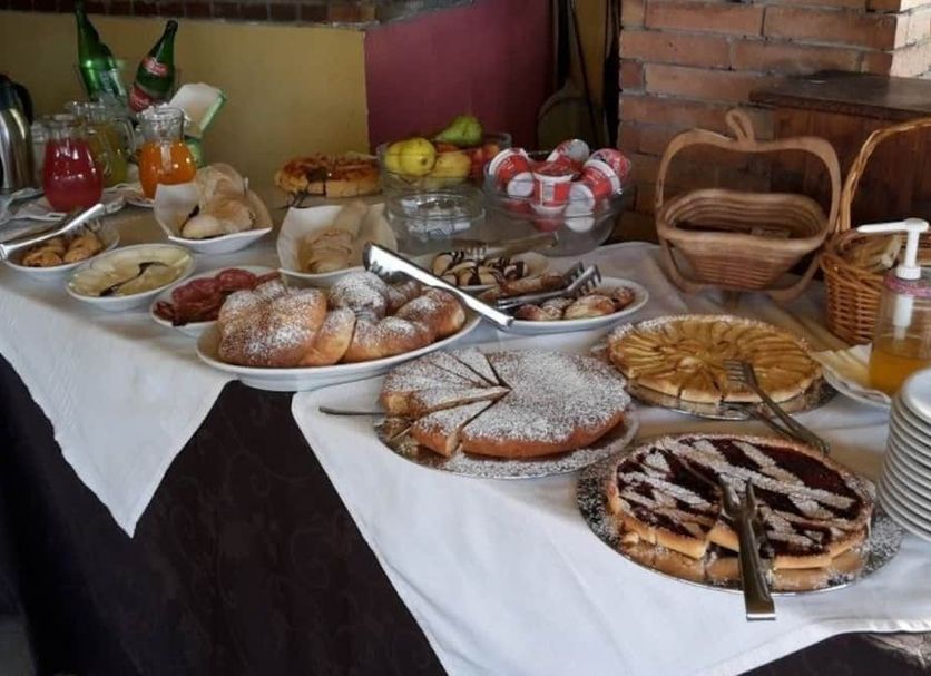 Buffet Photo