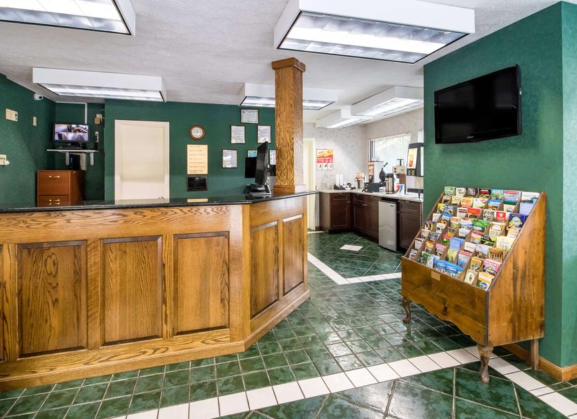 Front desk Photo