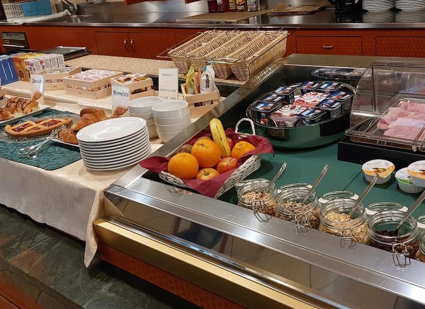 Buffet Photo