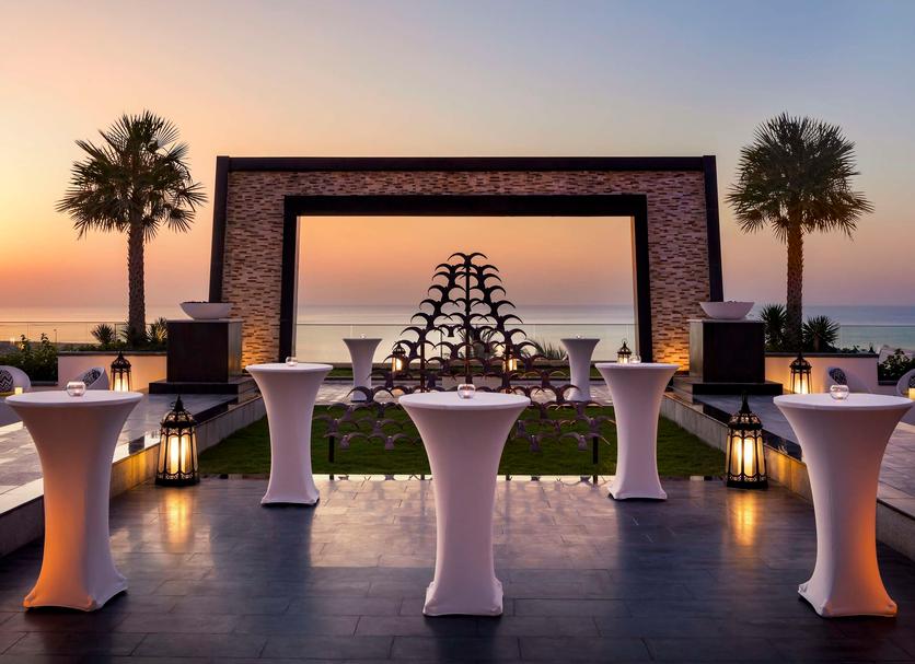 Banquet hall Photo