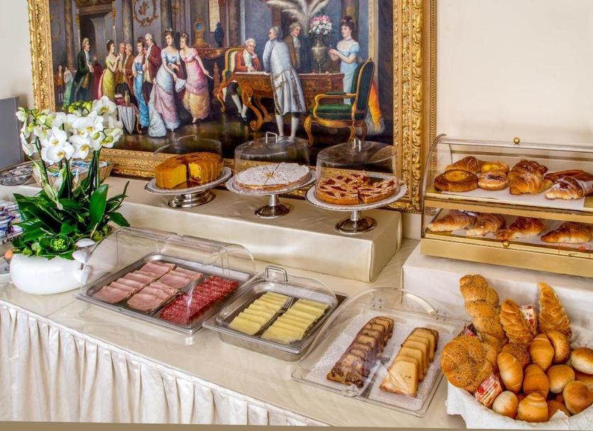 Buffet Photo