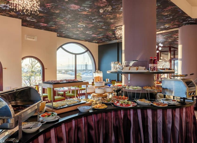 Buffet Photo