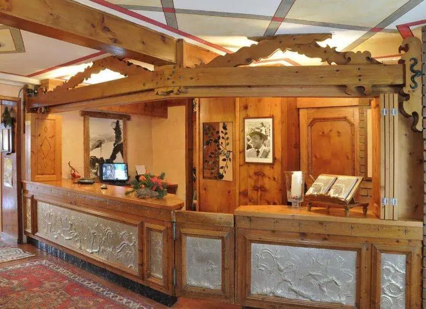 Front desk Photo