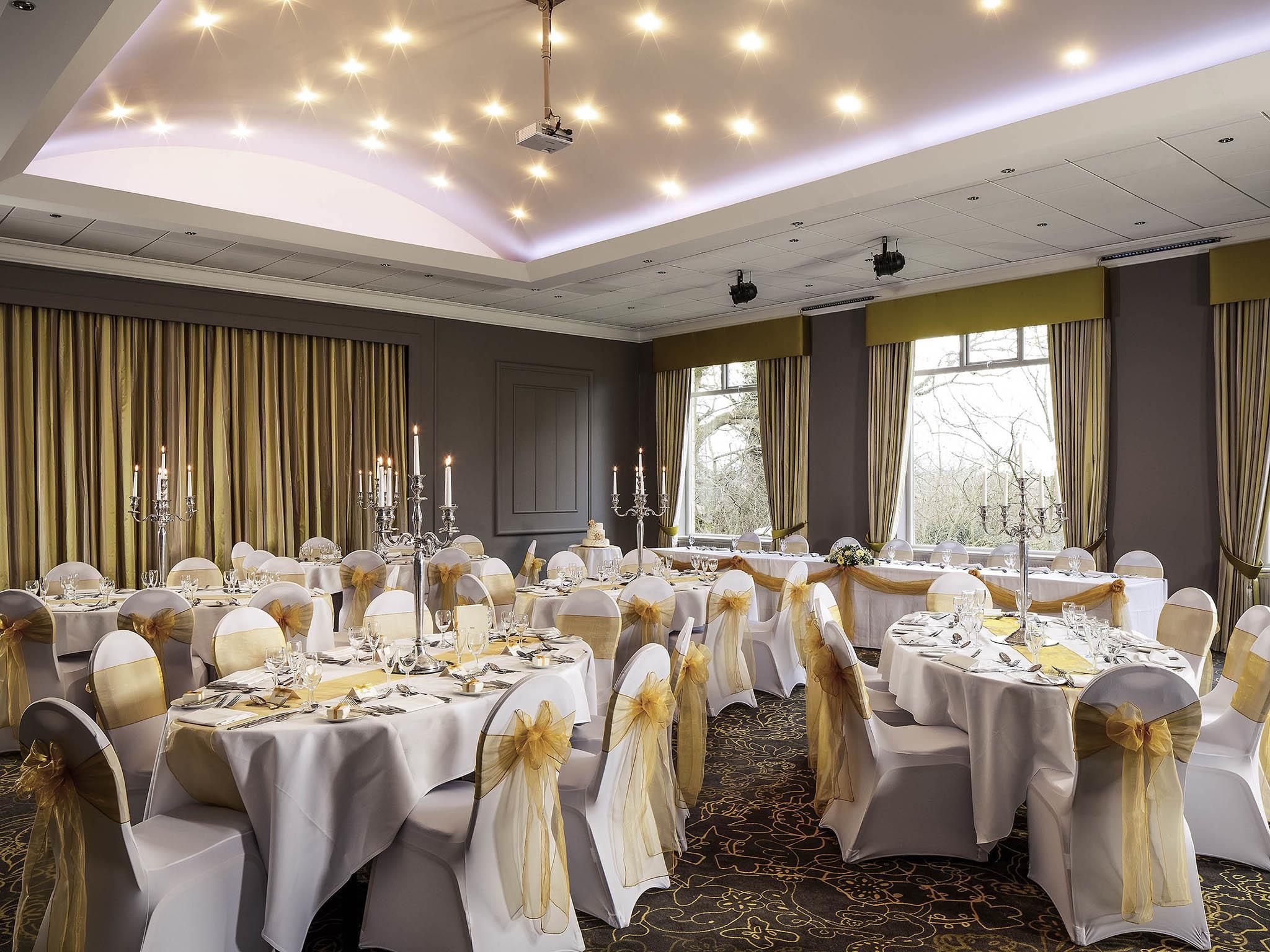 Banquet hall