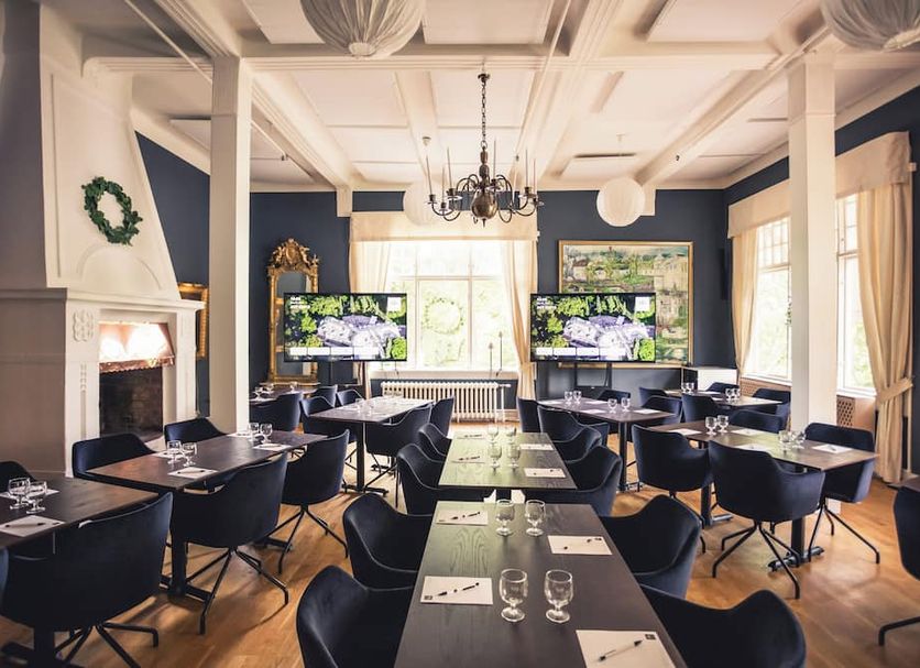 Restaurant Photo