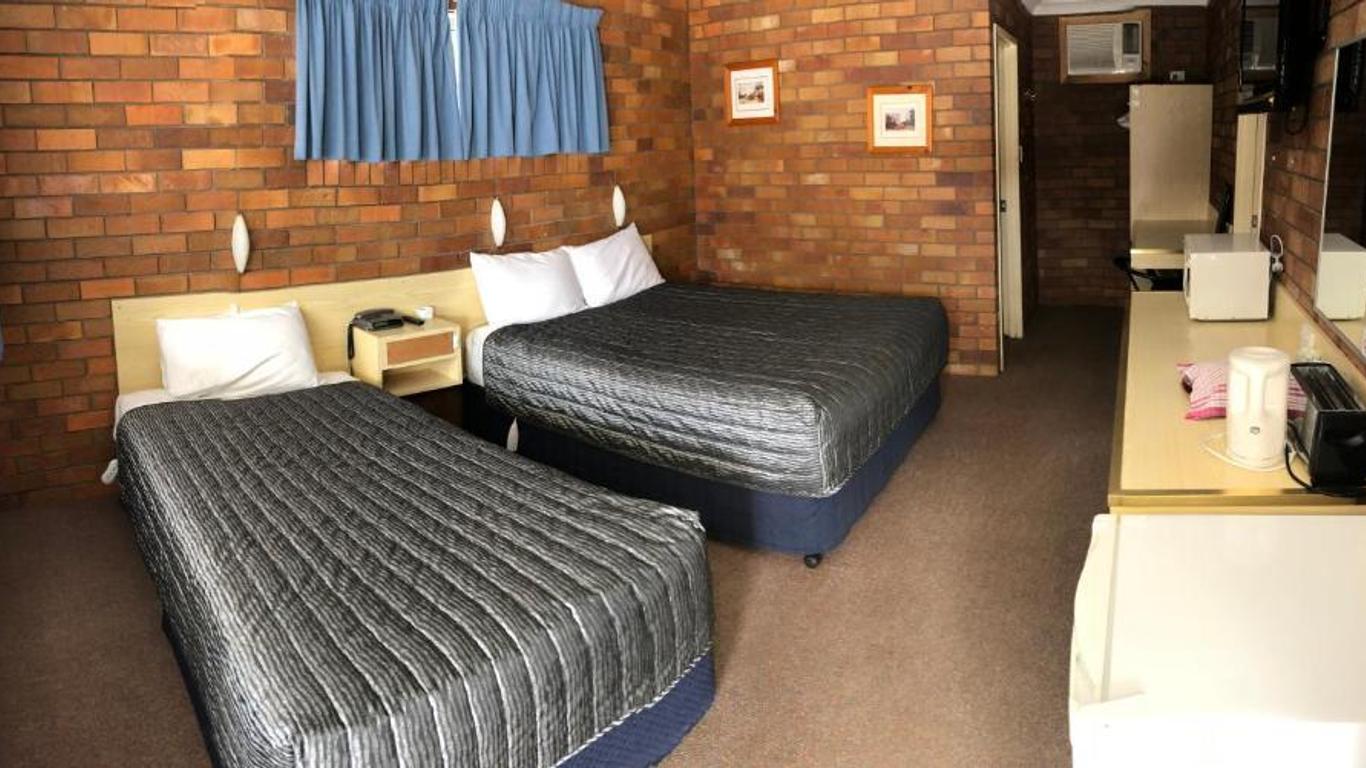 Peter Allen Motor Inn