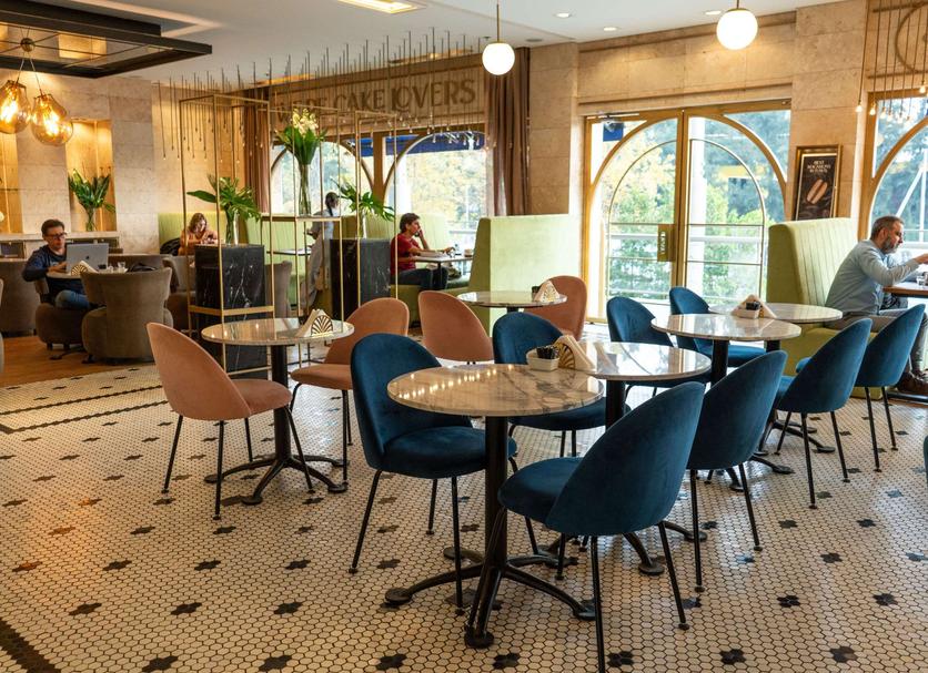 Restaurant Photo