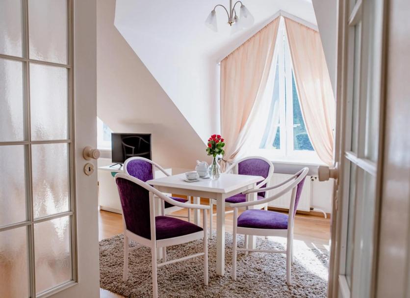 Dining room Photo