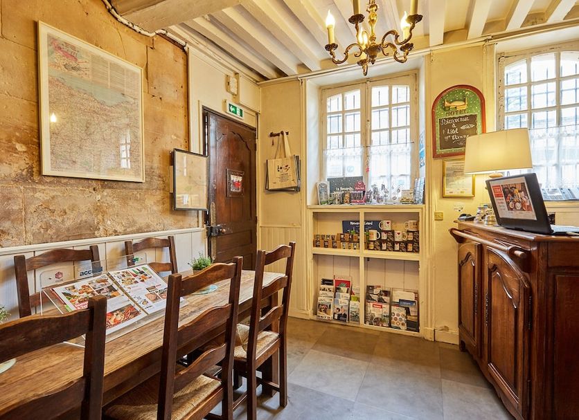 Dining room Photo