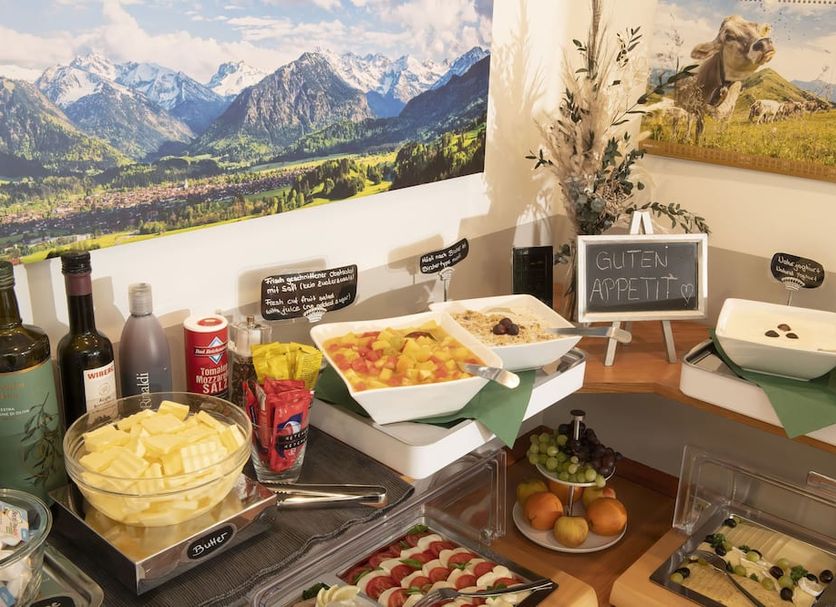 Buffet Photo