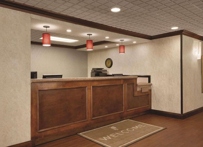 Front desk Photo