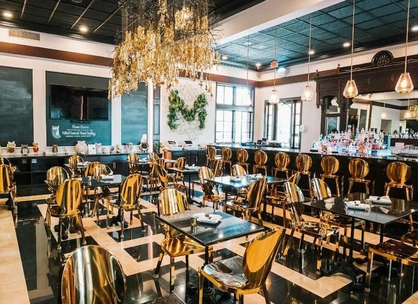 Restaurant Photo