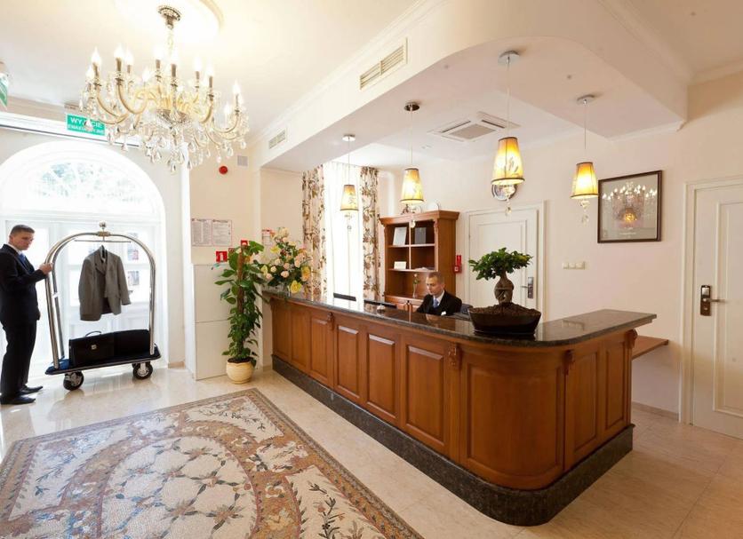 Front desk Photo
