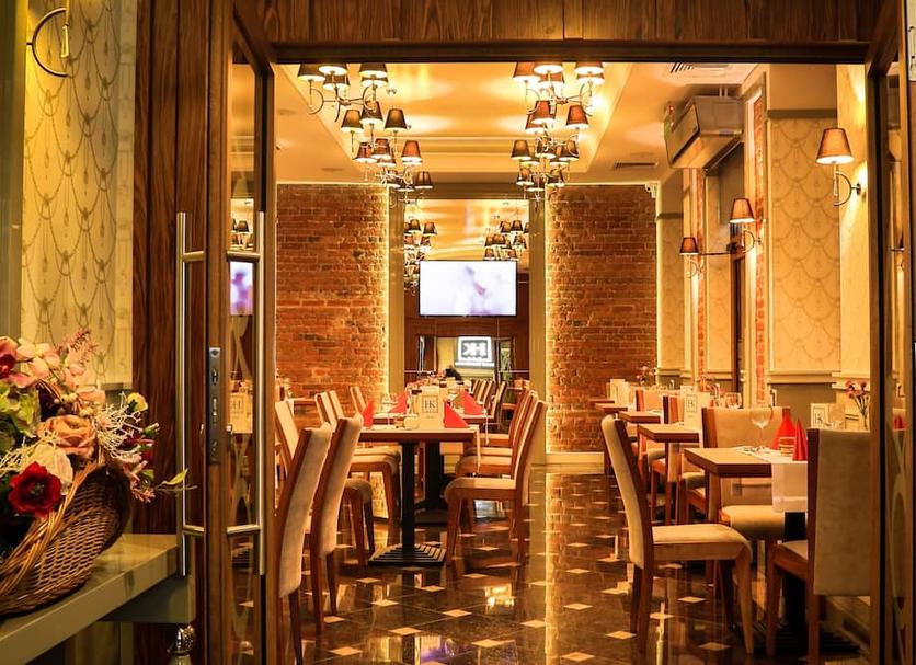 Restaurant Photo