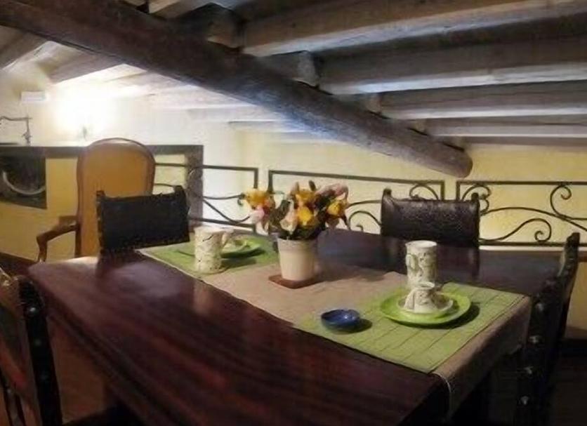 Dining room Photo