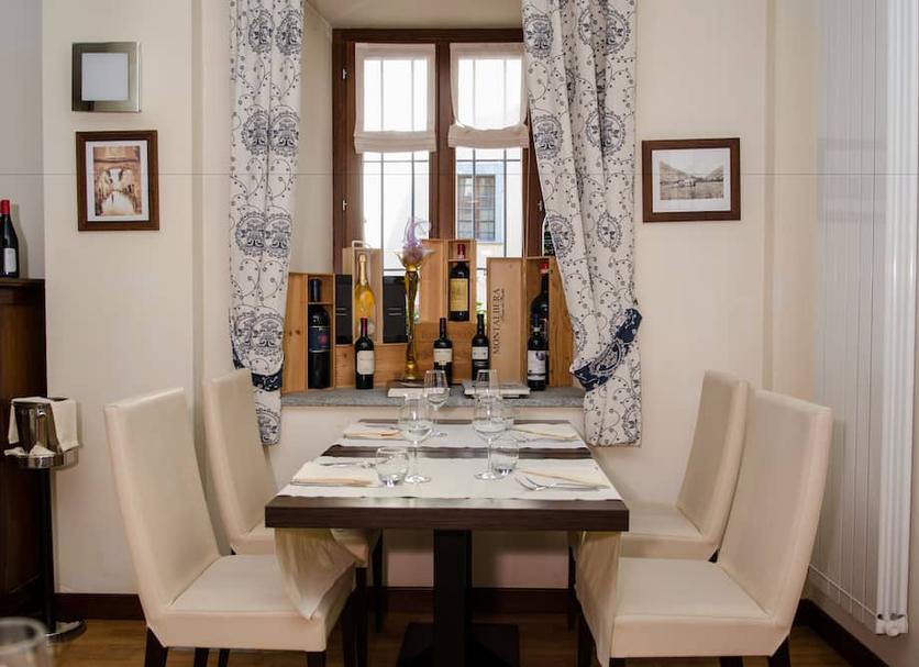 Dining room Photo