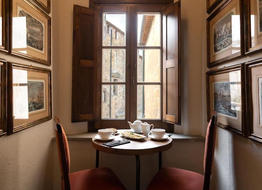 Dining room Photo