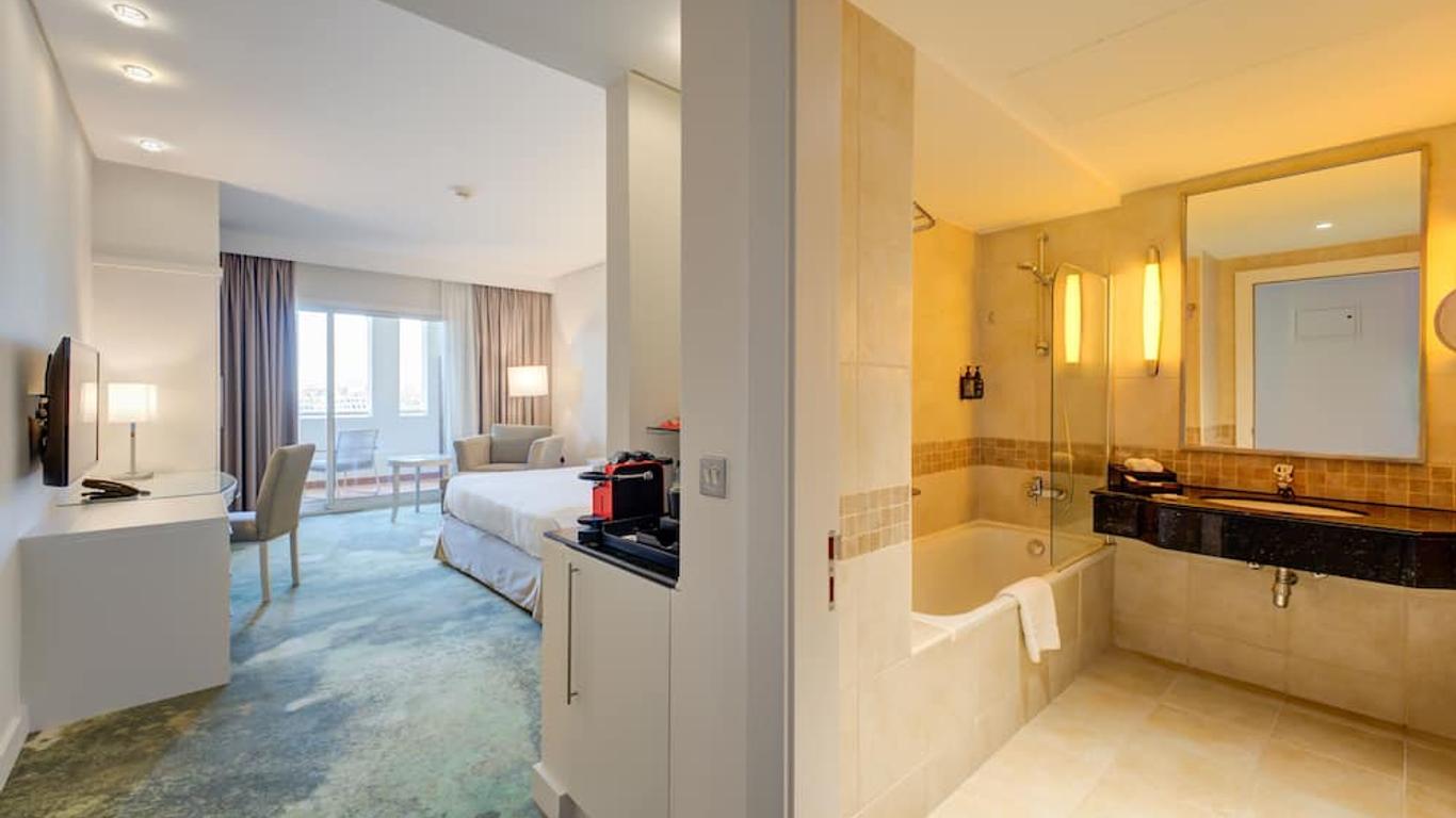 Millennium Lakeview Hotel