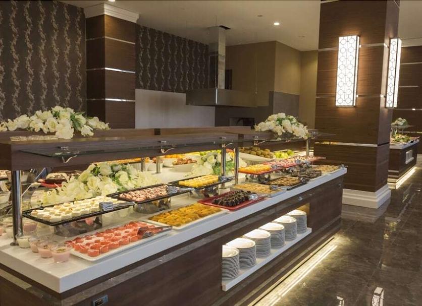 Buffet Photo