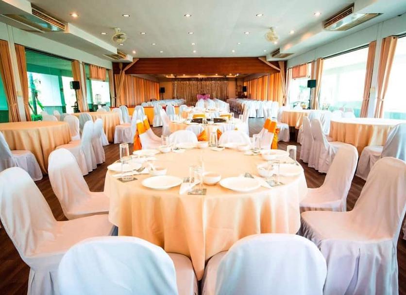 Banquet hall Photo