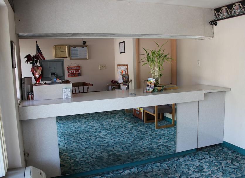 Front desk Photo