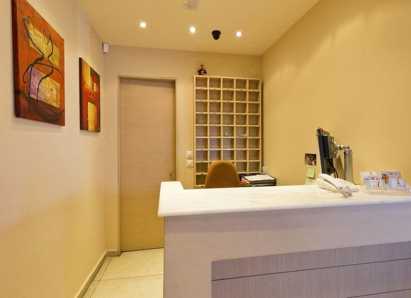 Front desk Photo
