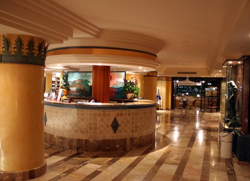 Front desk Photo