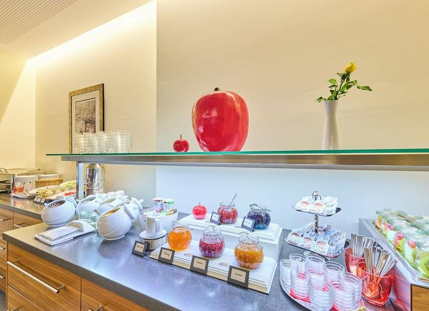 Buffet Photo