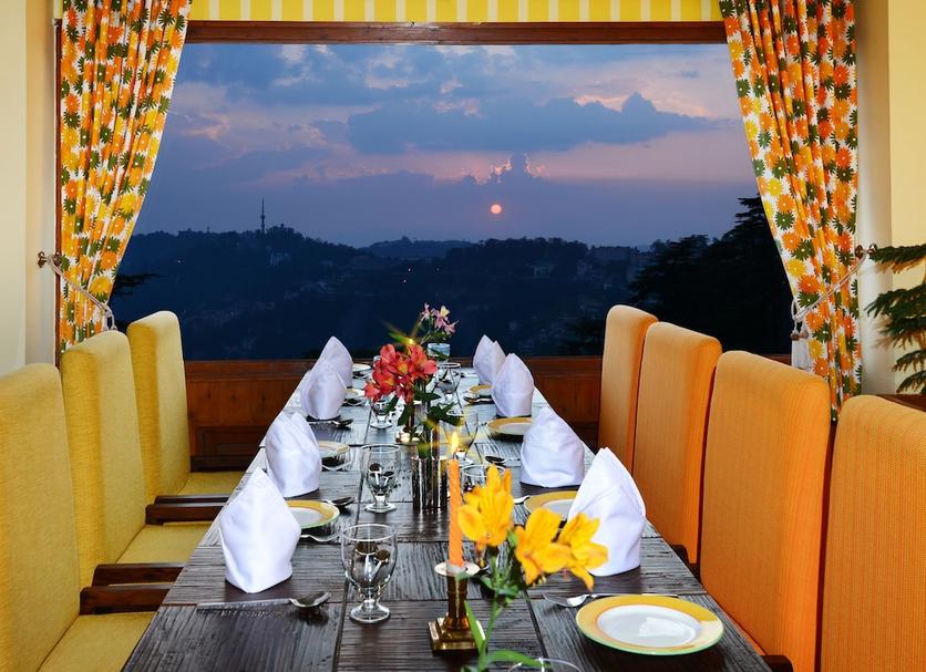 Dining room Photo