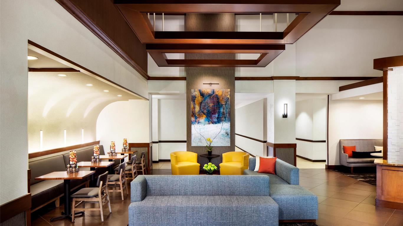Hyatt Place Roanoke Airport / Valley View Mall