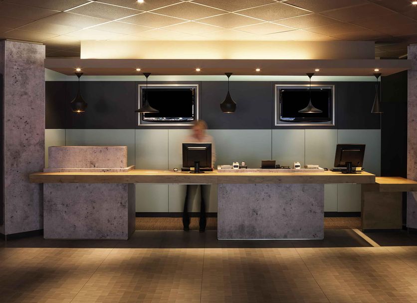 Front desk Photo