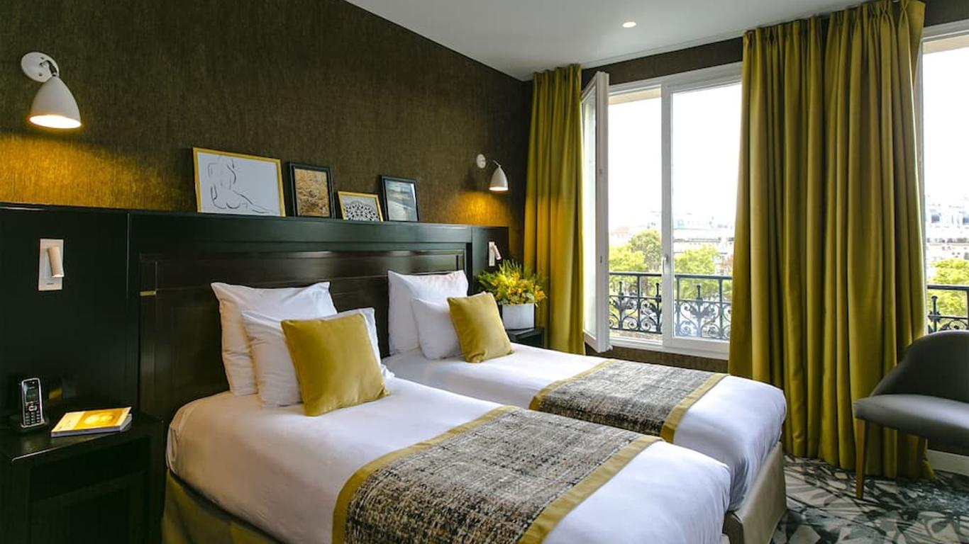 Hotel de Neuville Arc de Triomphe
