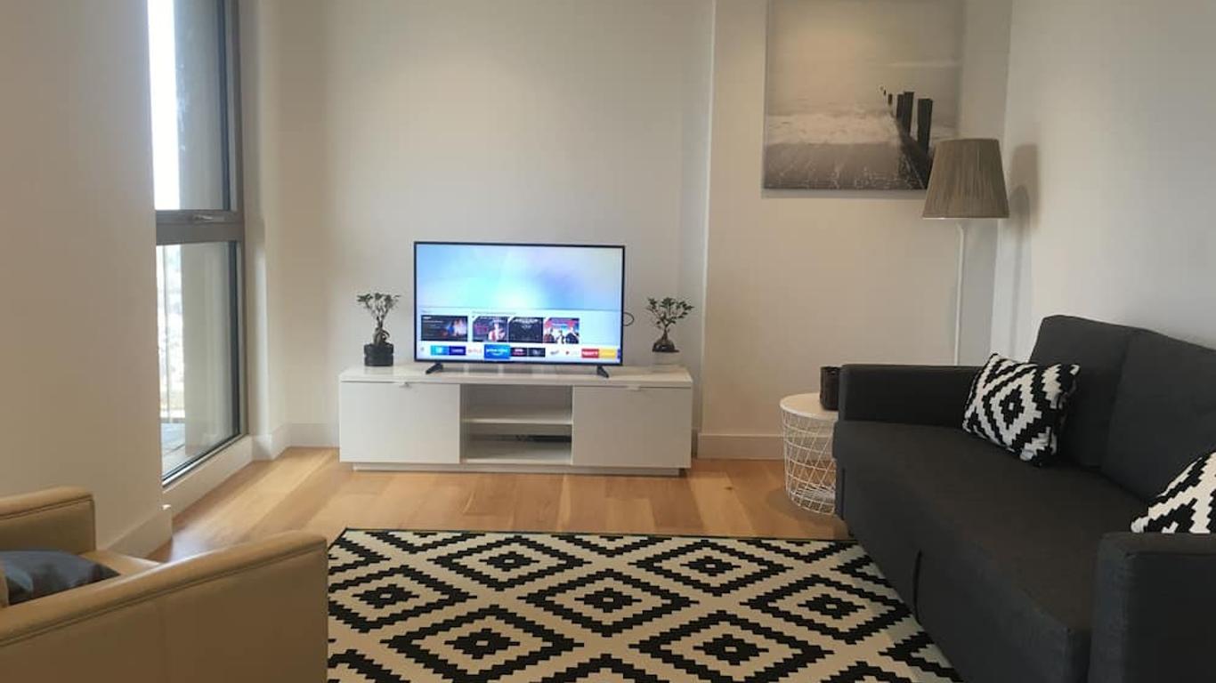 Luxurious serviced apartment in Croydon