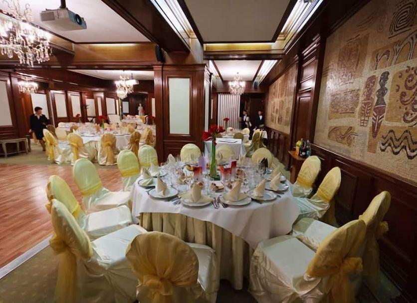 Banquet hall Photo