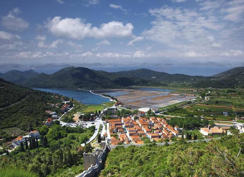 Outdoor view Photo