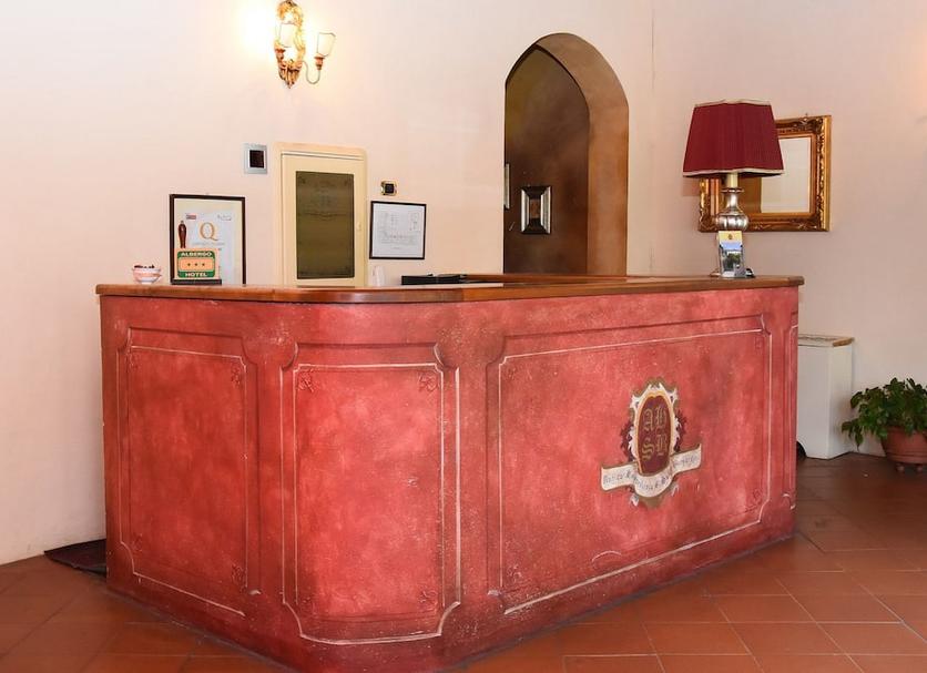 Front desk Photo