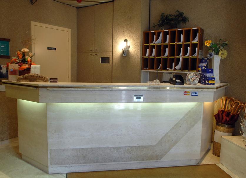Front desk Photo