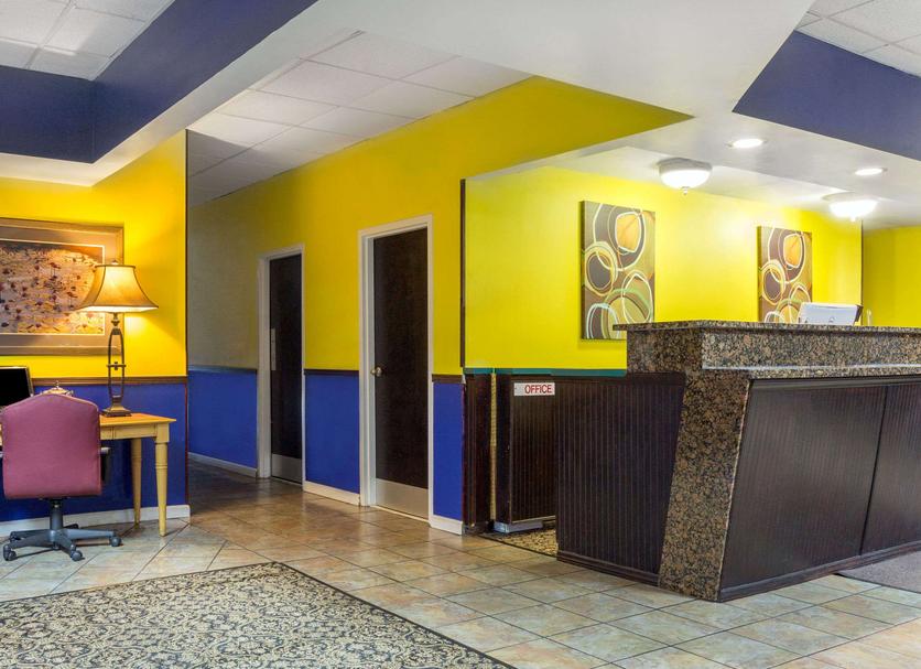 Front desk Photo