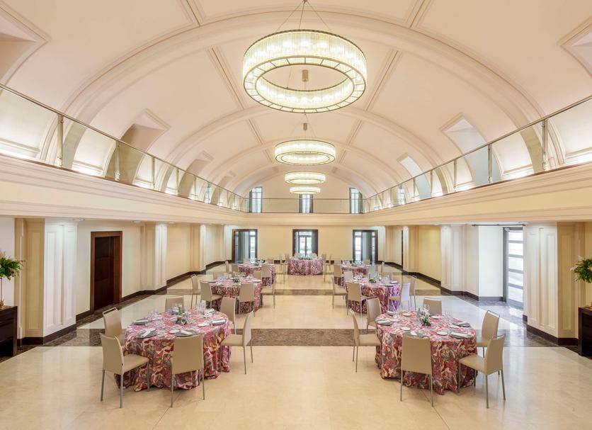 Banquet hall Photo