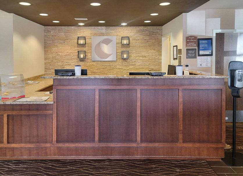 Front desk Photo