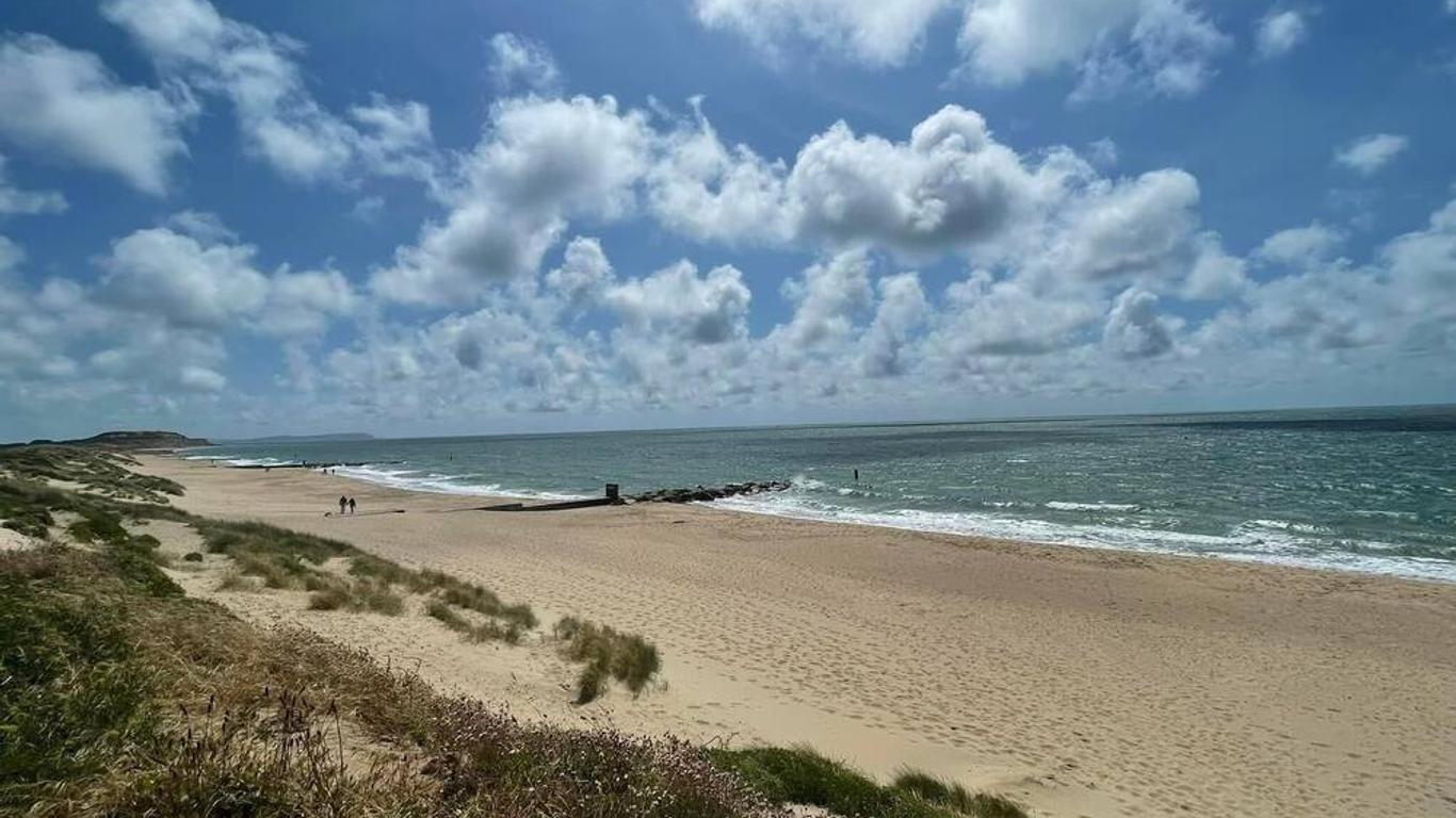 Bournemouth Hot Tub & Sauna Holiday Let